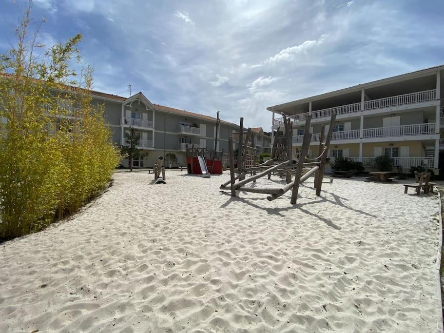 Maison Typee Arcachonnaise Avec Piscine Commune 拉特斯特德布赫 外观 照片