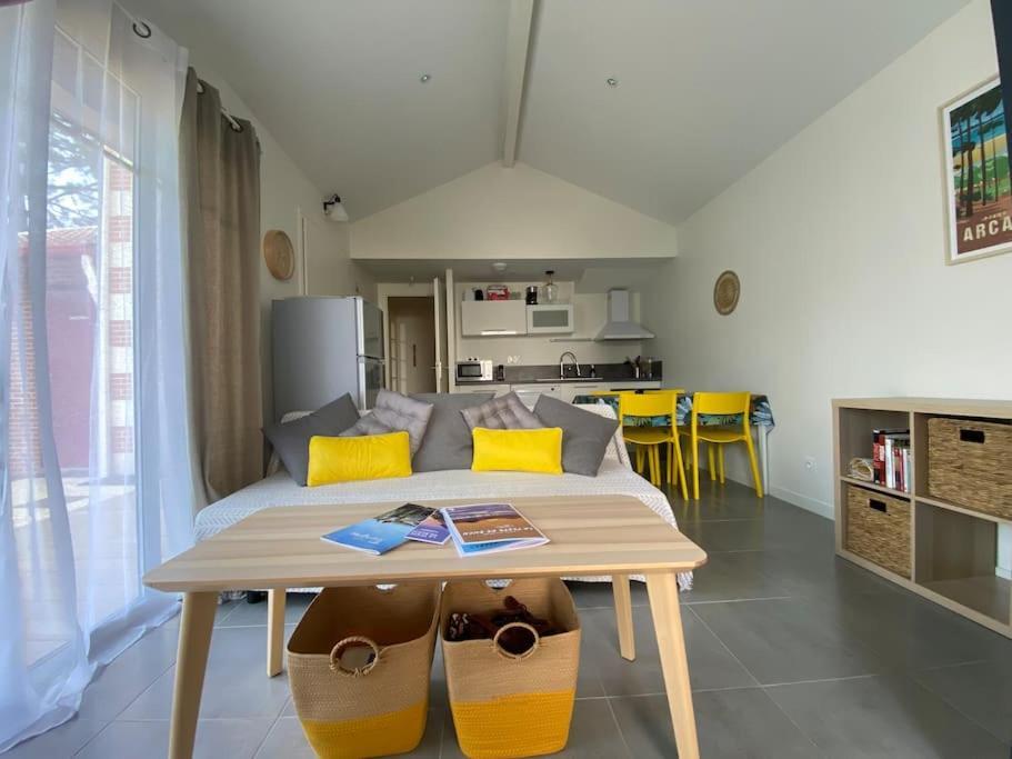 Maison Typee Arcachonnaise Avec Piscine Commune 拉特斯特德布赫 外观 照片